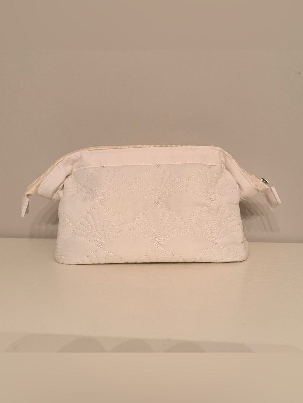 White Quilted Shell Pattern Cosmetic Bag NEW